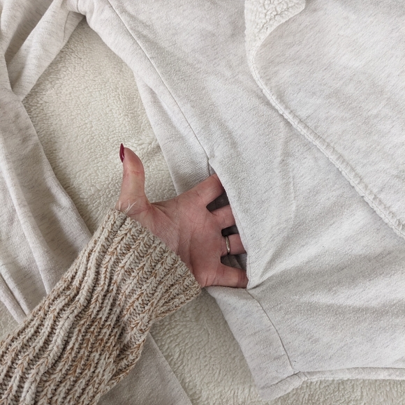 🌷3/15🌷 Gaiam light gray sherpa athleisure cardigan size XS - Picture 7 of 7